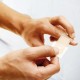 QuickFix® dávkovač se dvěma sadami voděodolných náplastí